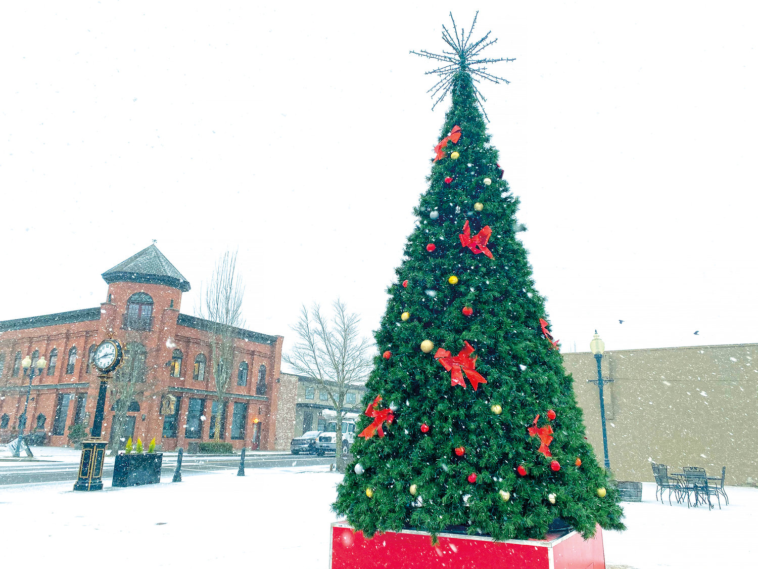 The first snowfall of the season paired with a newly-assembled Christmas tree created a winter wonderland in downtown Blaine on November 29. The tree will be lit during the Holiday Harbor Lights festival on Saturday, December 3.