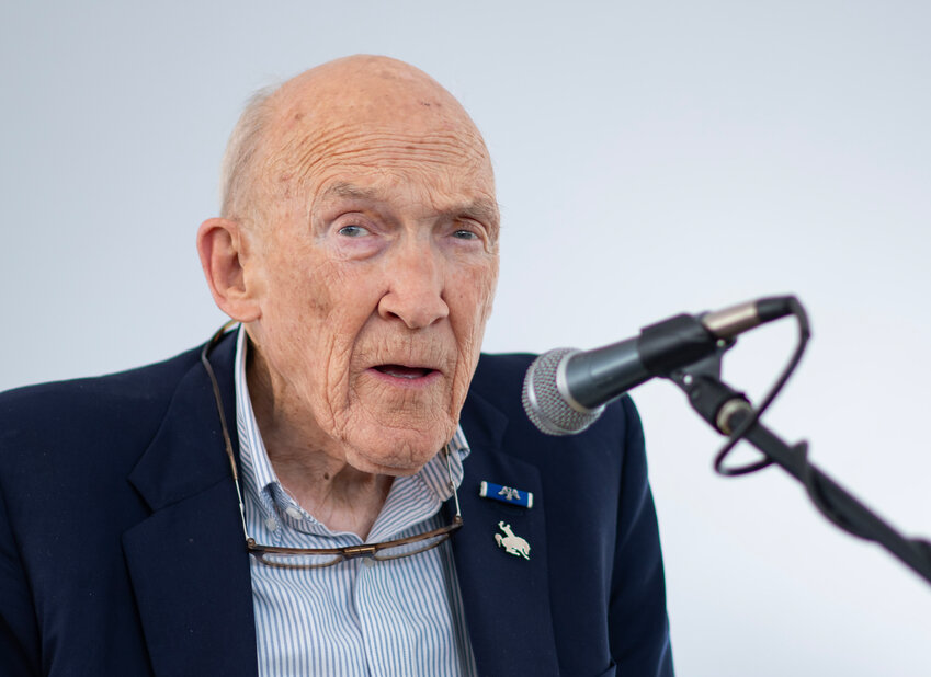 Former Sen. Al Simpson speaks at the 2022 Heart Mountain Pilgrimage.