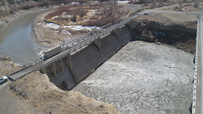 A ‘flushing flow’ from Buffalo Bill Dam mobilized the sediment behind the dam as the sluice gates were opened at Willwood Dam. The operation will help protect aquatic life as well as provide useful data to the working group studying the issue.