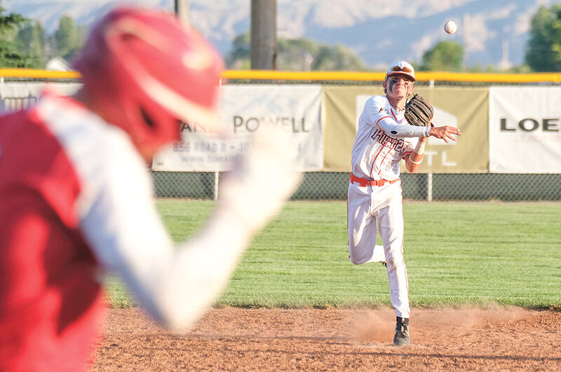 Pioneers split Lovell at home