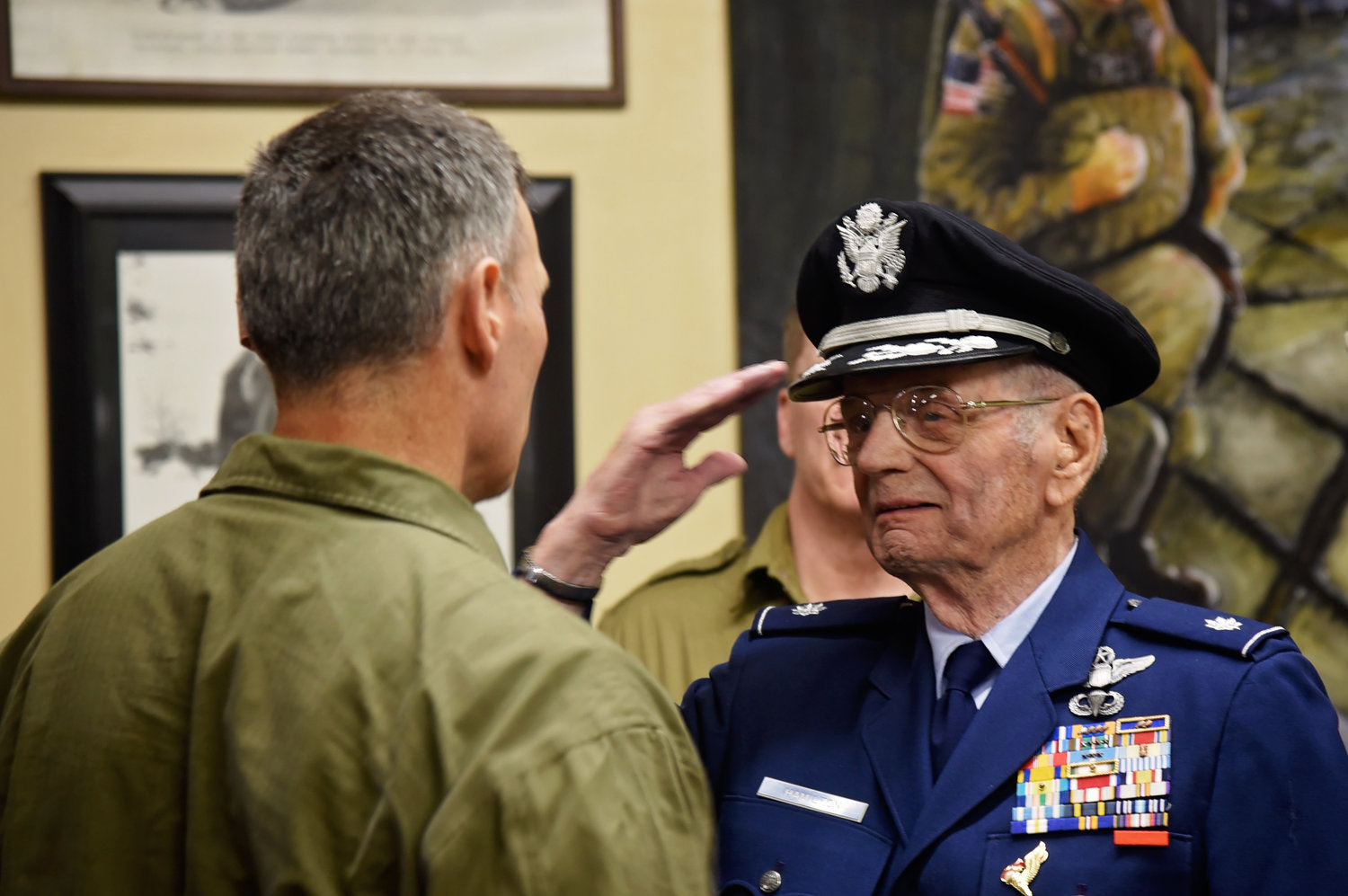 LTC Dave Hamilton (Ret.) pins wings on Martin Gallagher at the wing pinning ceremony held July 23, 2022.