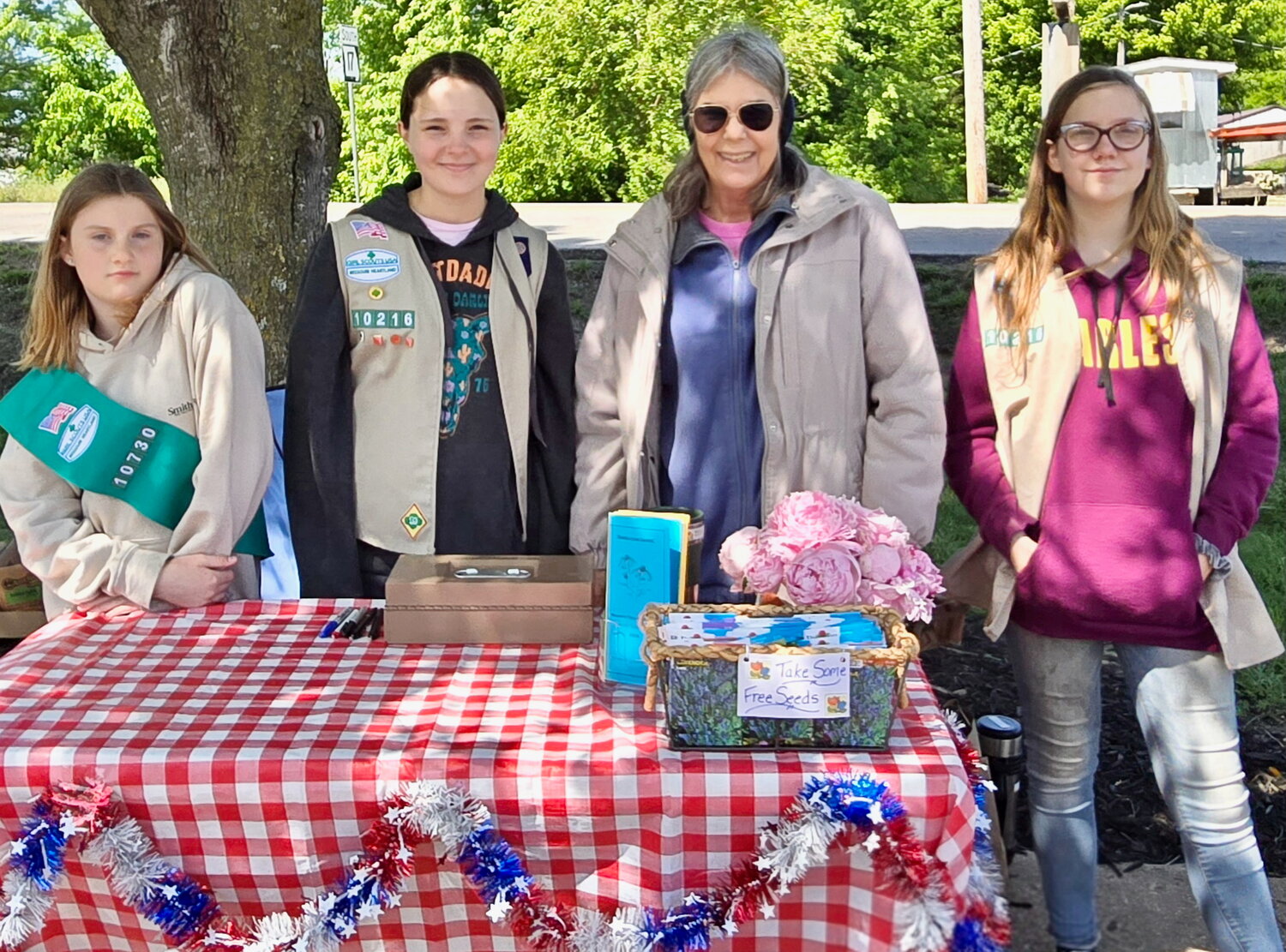Garden club thanks youth for assistance with sale