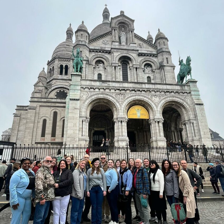 Front row: (left to right) Taiylor Carter, Alan Trull, Melissa Herris, Noelle Herris, Grace Brown, Sarah Kidd, Morris Anderson, Kyra Sanchez Clapper, Stacie Freeman, Hannah Brake


Back row: (left to right) Teresa Washburn, Debra Torstrick, Robert Torstrick, Carson Stover, Chloe Isbell, Jenny Wilson, Hannah Monroe, Joel Washburn