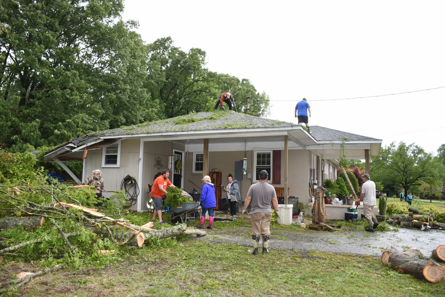 Sunday’s storm causes damage and extensive power outages - Carroll ...