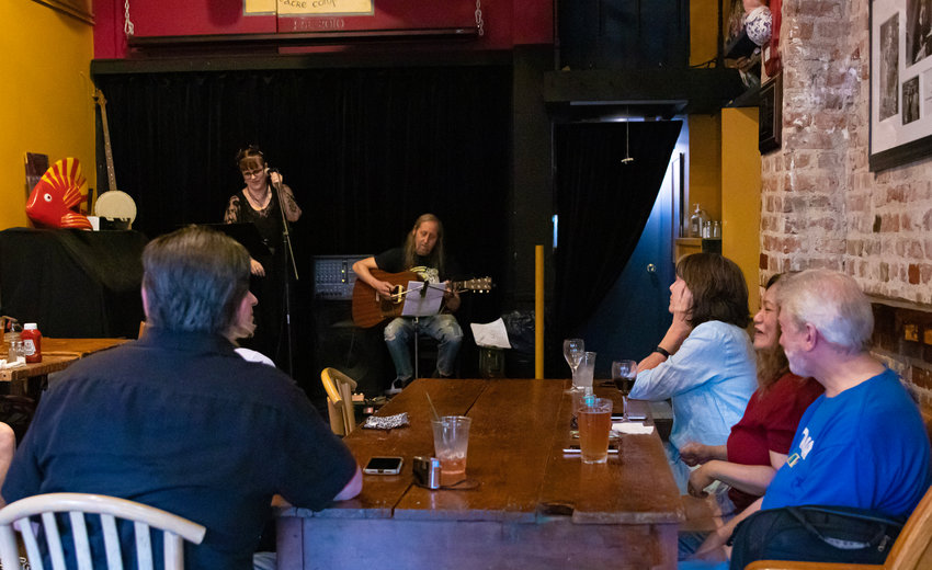Suzanne and Seeing Voices took the An Beal Bocht stage on June 26 to play their role in the reintegration of live music into the West 238th Street pub&rsquo;s routine. After the less-than-sing-song height of the coronavirus pandemic, An Beal is once again booking live music.