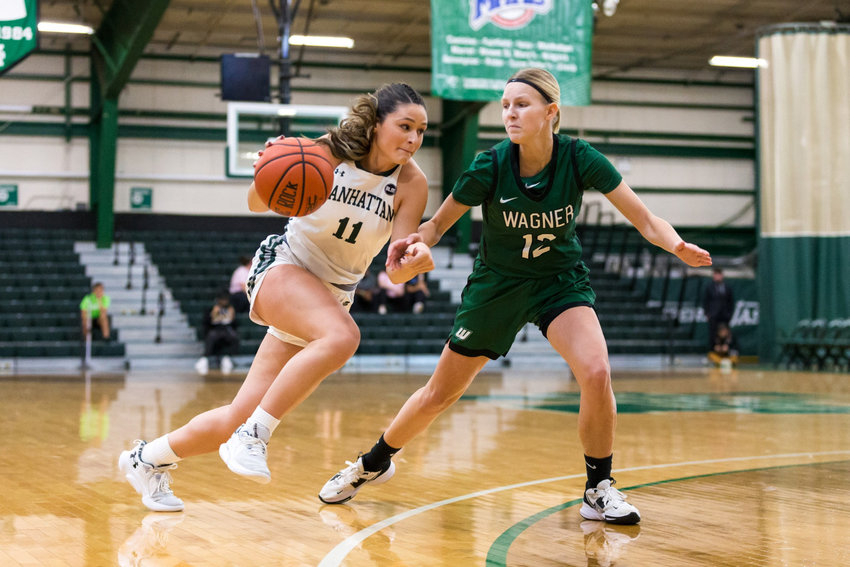 Emily LaPointe of Manhattan College drives toward the basket during the team&rsquo;s game against Wagner College last week. The Jaspers lost 63-60 in OT.