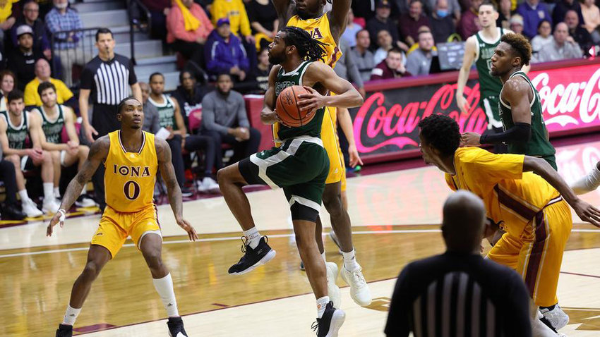 Ant Nelson, shown driving against Iona last week, hit the game-winner in Manhattan College&rsquo;s 72-70 come from behind victory over Quinnipiac on the road Sunday.