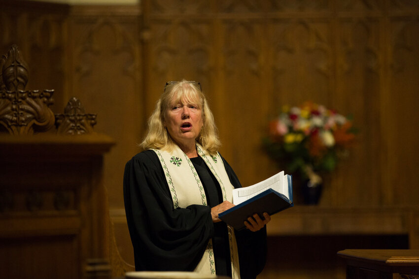 Rev. Krystin Granberg delivers her first sermon as interim pastor at Riverdale PresbyterianChurch in 2017.