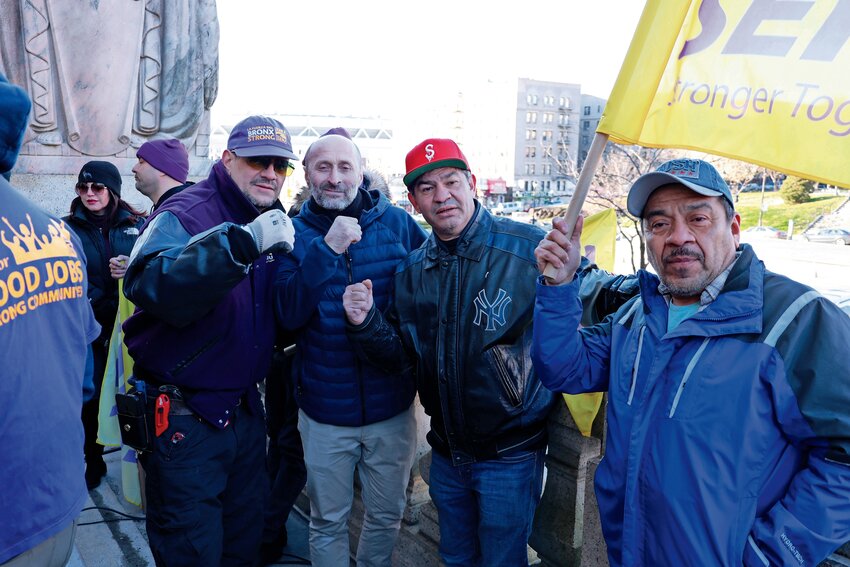 Local 32BJ SEIU members pictured here will not strike, as their four-year contract with the Bronx Realty Advisory Board will not be retracted.