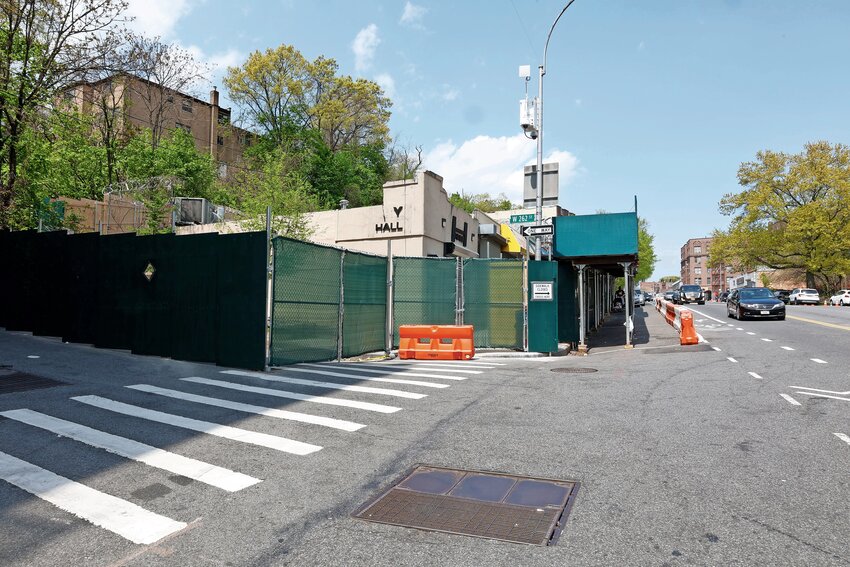 The property at the intersection of Broadway and West 262nd Street will soon hold a men&rsquo;s shelter despite loud protests from the community. The shelter has been in talks since 2021 and the final paperwork went through at the end of 2023.