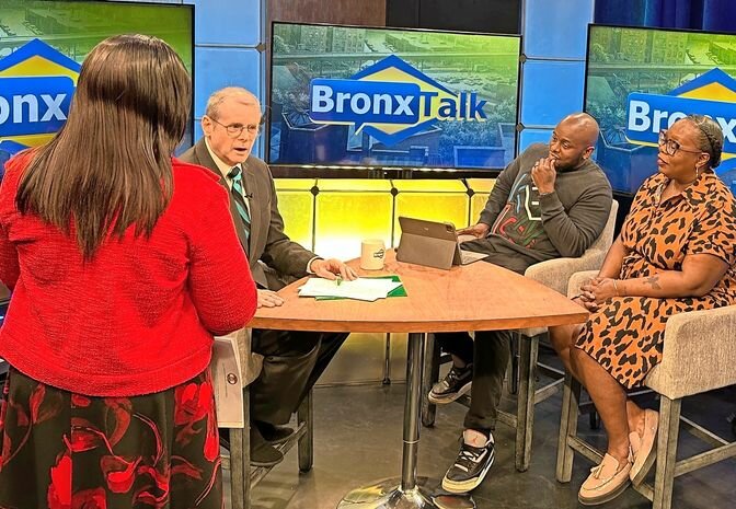 Gary Axelbank&rsquo;s jaw literally dropped when Bronx Borough President Vanessa Gibson announced his win as the People&rsquo;s Choice Award and his induction into the Bronx Walk of Fame.