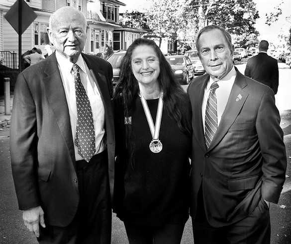 In 2005, Mayor Ed Koch lent his weight to Michael Bloomberg’s campaign for the city’s top office. The two men flanked Arlene Trebach (wearing her New York City marathon medal) as they toured Leibig Avenue.