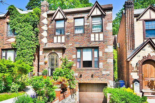Live Like Tudors Of Old In North Riverdale The Riverdale Press Www 