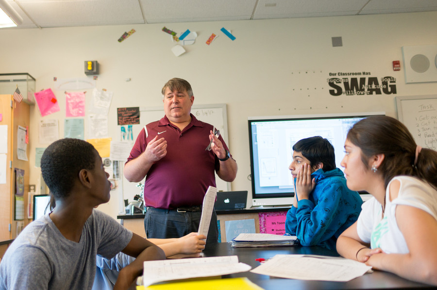 Michael Halpern reviews topics that will be on the New York State Regents exam for earth science. After 32 years, Halpern is retiring from P.S./M.S. 95 Sheila Mencher. He is the nephew of the late Sheila Mencher, who the school is named after.