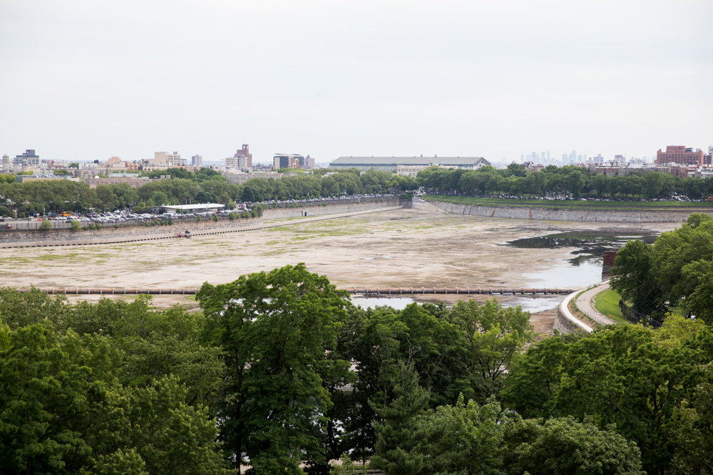 The Jerome Park Reservoir’s south basin has seen better days. Currently empty for repair work, the south basin will be full once that work is complete, according to the city’s environmental protection department. A full south basin means the north basin will be permanently empty as a failsafe, earning the ire of its neighbors.