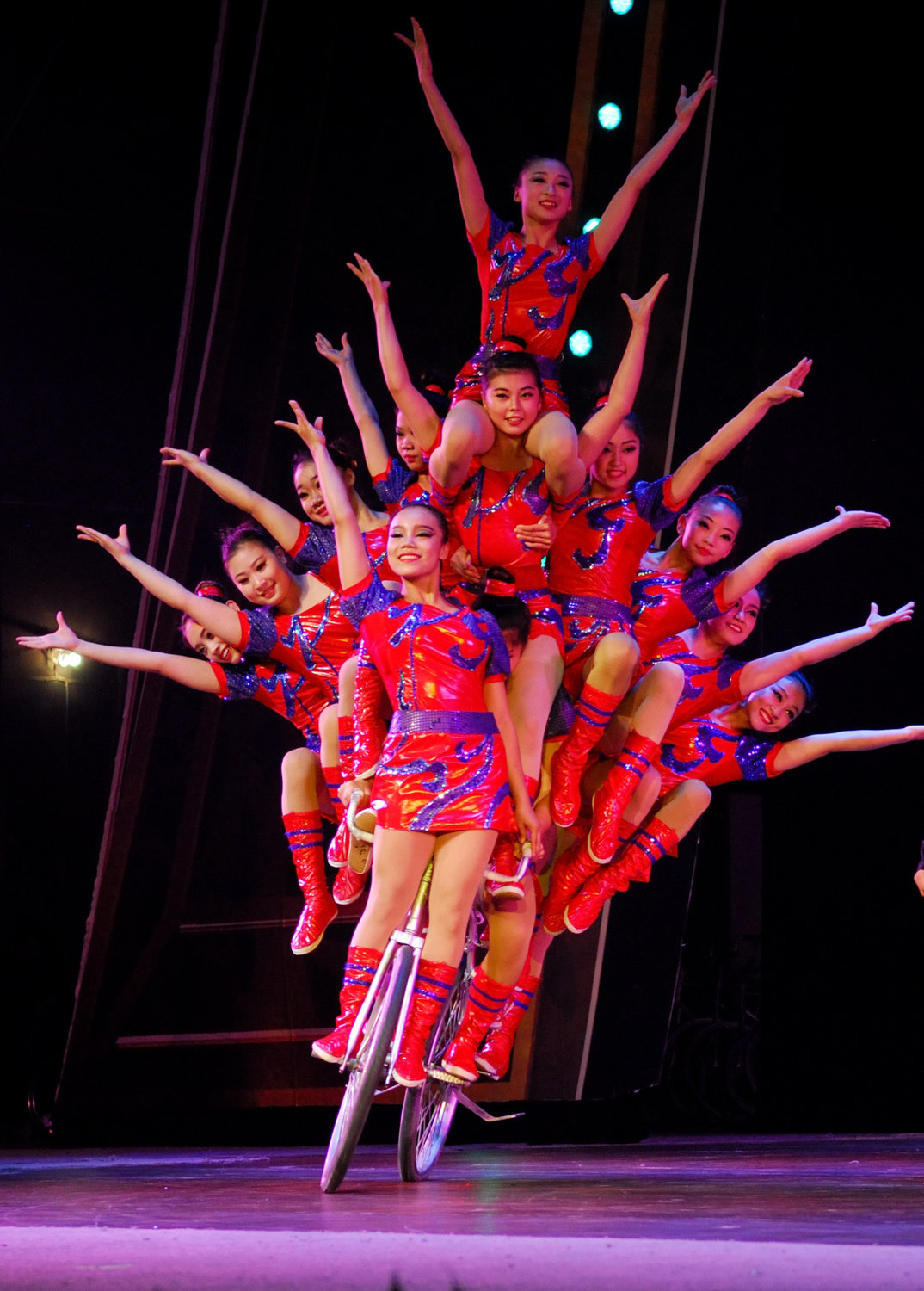 'Cirque Mei' will bring its blend of traditional and contemporary Chinese circus acts to the Lehman Center for the Performing Arts on Oct. 13.