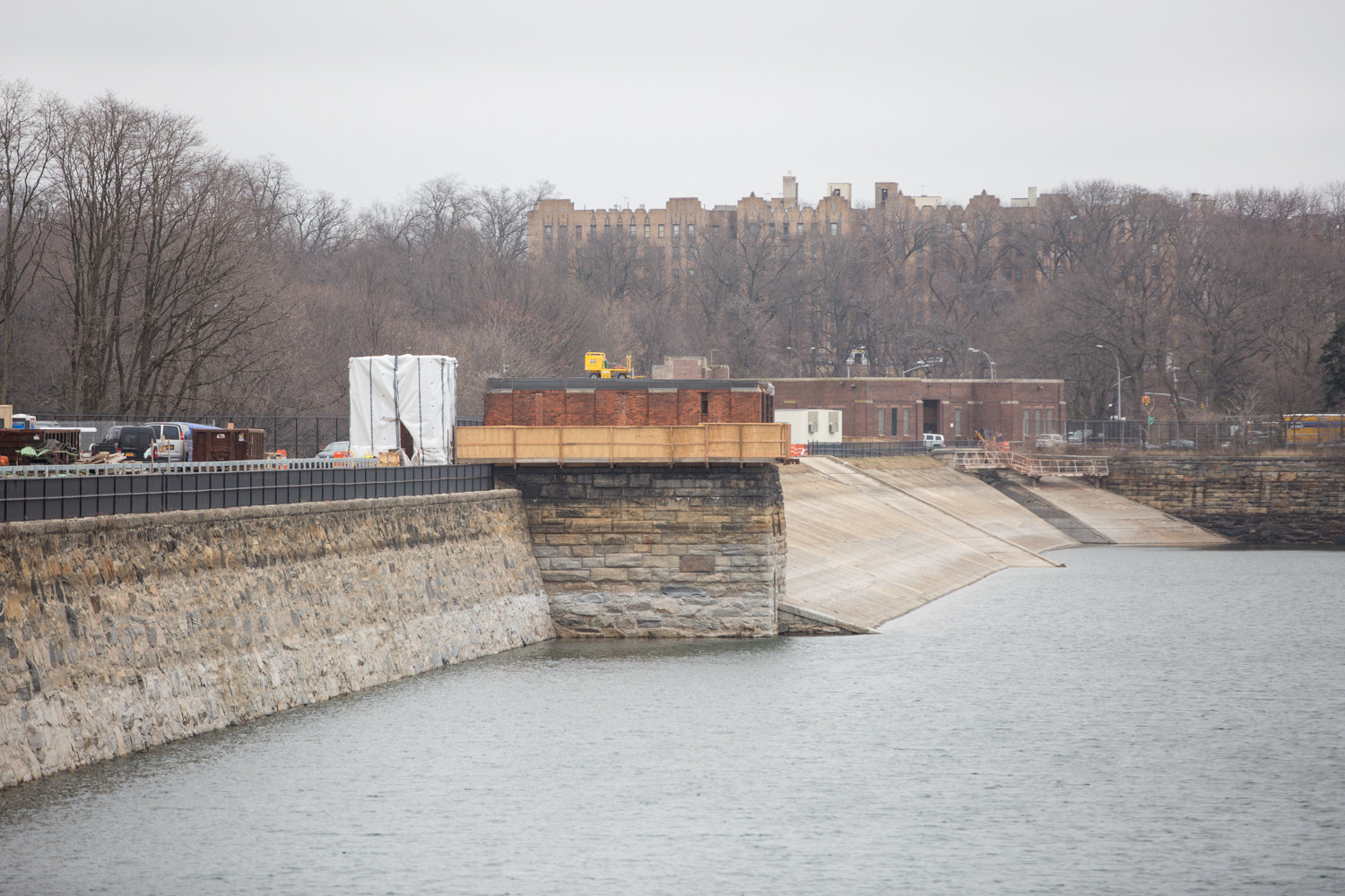 Neighbors of the Jerome Park Reservoir have scored a victory against DEP after the State Historic Preservation Office withdrew its endorsement of that city agency’s plans to spray concrete onto reservoir’s interior walls and keep the north basin mostly dry.