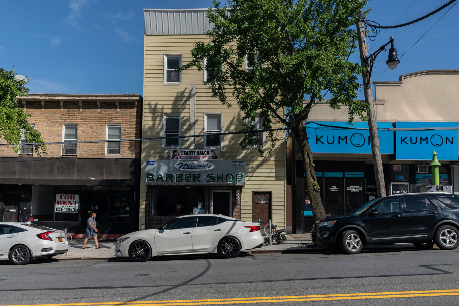 Two Kumon signs — but no Mathnasium signs — remain along Riverdale Avenue between West 259th and West 260th streets.