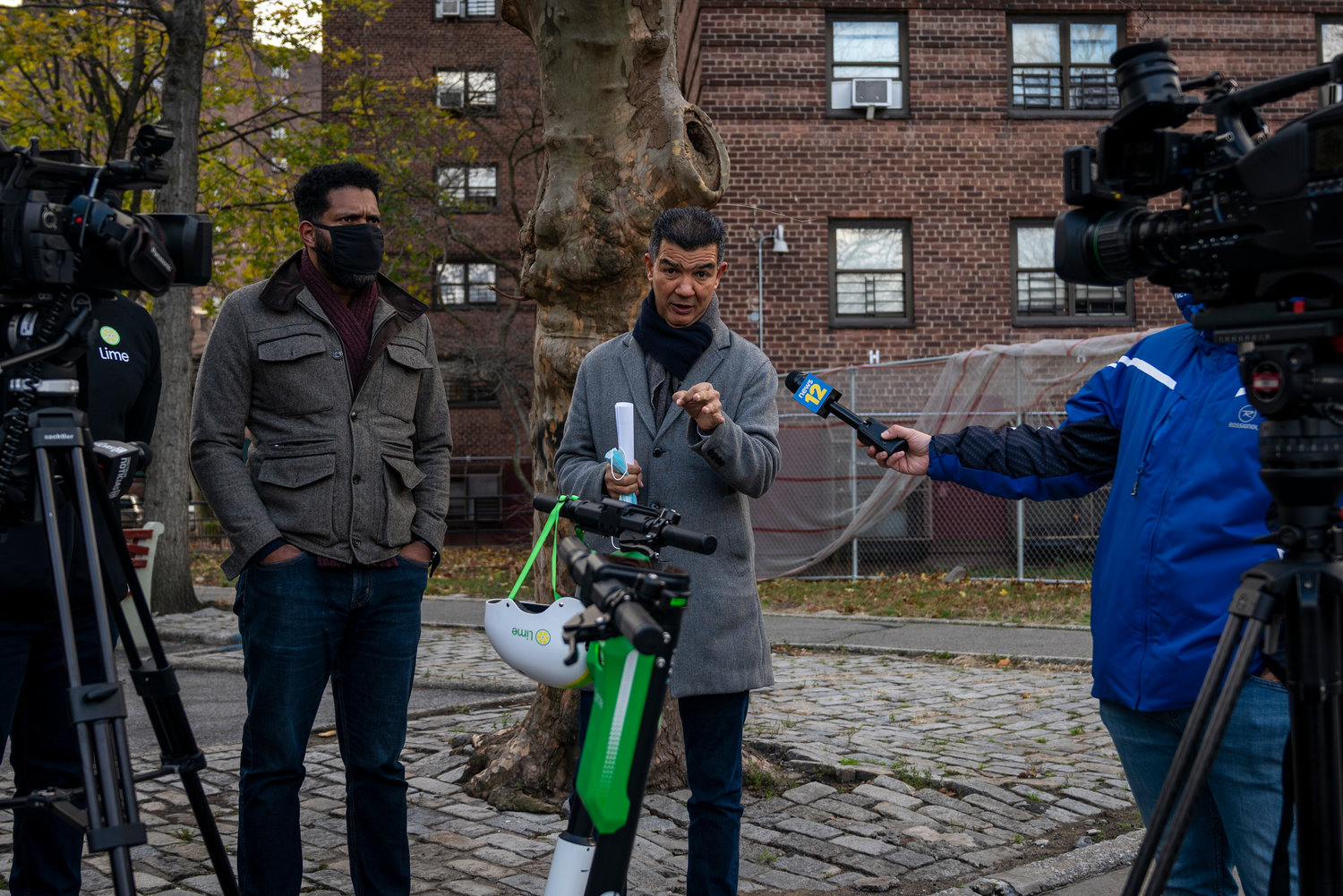 Residents of the Marble Hill Houses and other NYCHA properties might benefit from the city’s proposed e-scooter pilot program. According to e-scooter company Lime, other cities provide reduced-price options for riders on public assistance.