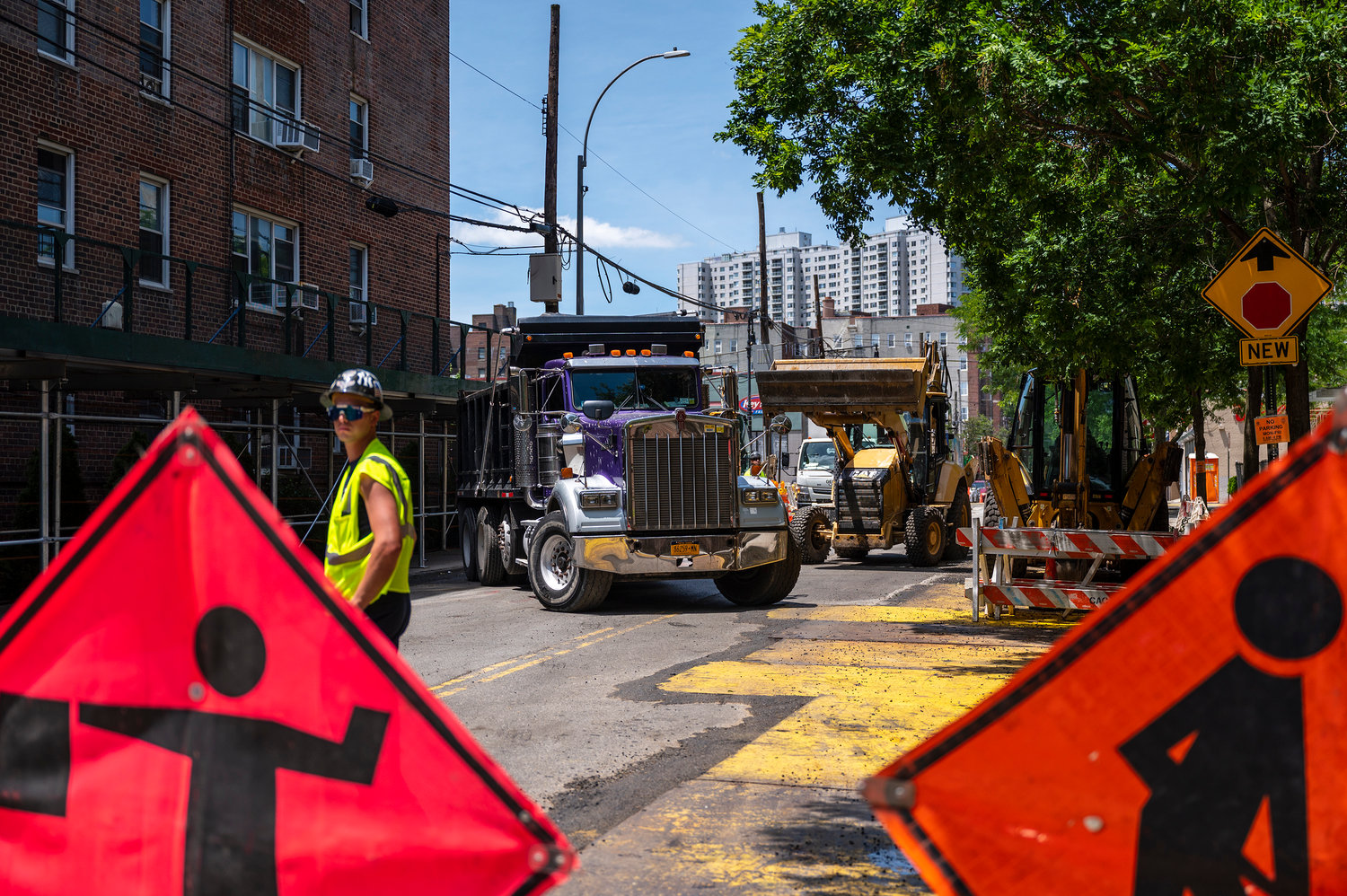 Oxford Avenue and West 235th Street is in the midst of construction for the past six weeks. The environmental protection department and Con Edison are fixing infrastructure.