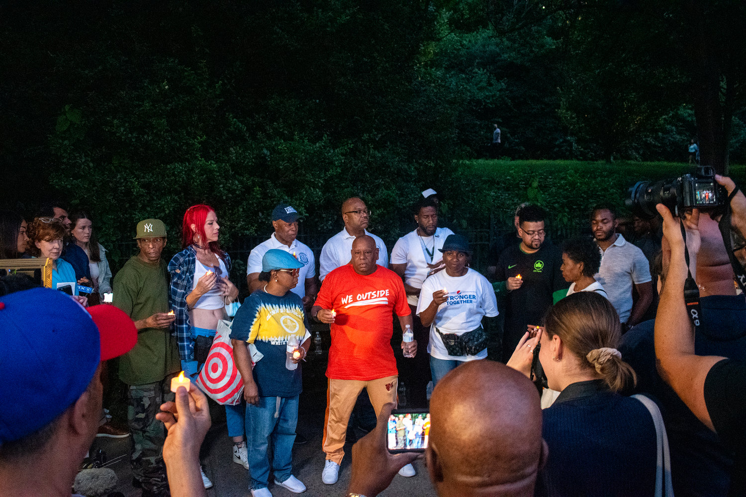 Faith leaders and electeds huddled together with others impacted by homelessness to pray for safety during the night ahead. A dozen people — nearly all currently without a home — settled to spend the night at Morningside Park last weekend.