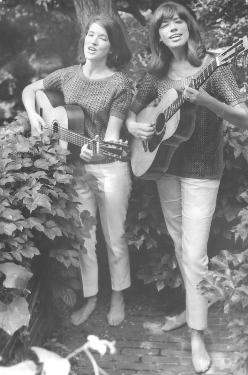 Carly Simon, right, and sister Lucy play the guitar in a 1964 photograph taken by their brother, Peter, who at the time freelanced for The Riverdale Press. He continued taking pictures the rest of his life — primarily in Martha’s Vineyard. He died Nov. 18 at 71.
