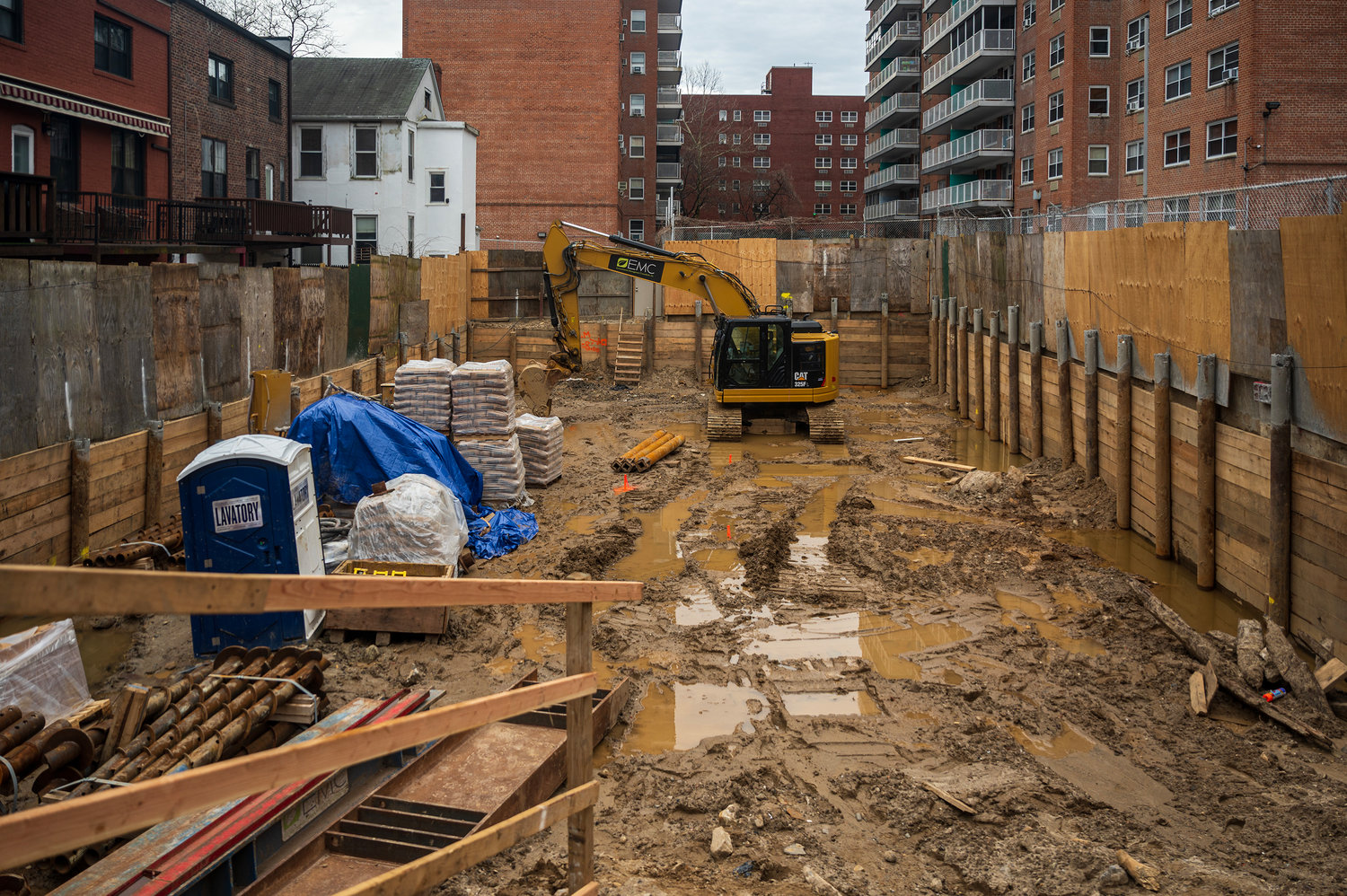 The construction site of the new International Leadership Charter Middle School at 306 West 232nd St. on March 6. The principal of the school, Evelyn Velez, announced her resignation recently due to pressure to get the latest Covid vaccination.