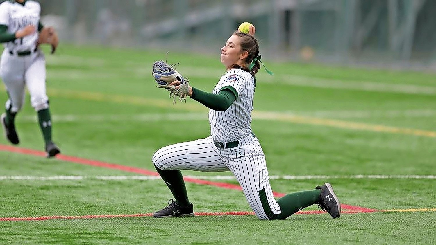 Manhattan College women’s softball team dropped a pair to the University of Hartford last weekend on the road by scores of 7-6 and 2-1.