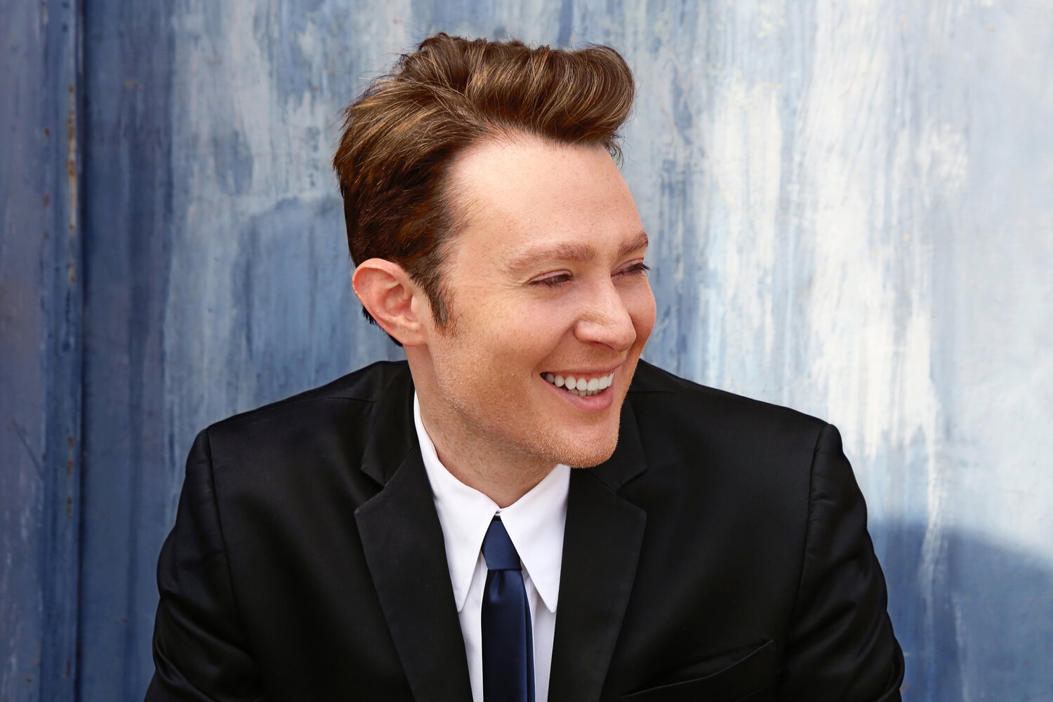 North Carolina native and runner up of American Idol season two, Clay Aiken made history as the first Idol alum to have his debut single reach No. 1 on Billboard’s Hot 100 chart, and first to earn a platinum-certified single and triple platinum album. He also co-headlined with Kelly Clarkson on their 2003 Independent Tour.