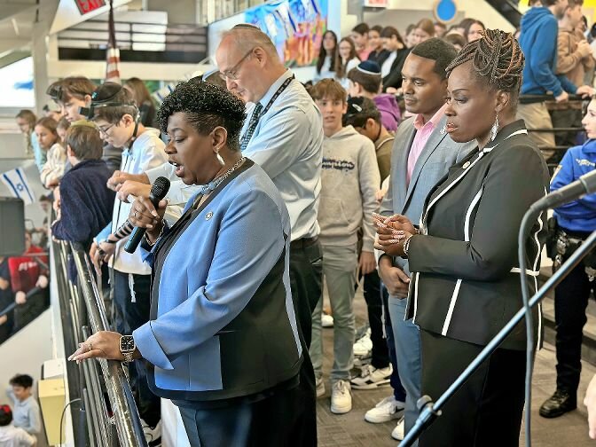 Local electeds joined SAR Academy in prayer and solidarity with the people of Israel. Among them were Bronx District Attorney Darcel Clark, Bronx Borough President Vanessa Gibson and U.S. Rep. Ritchie Torres.