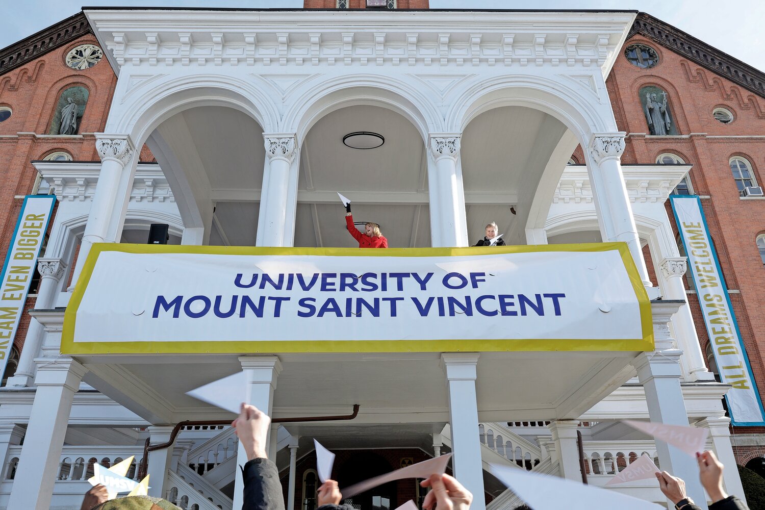 The University of Mount Saint Vincent has officially opened its associate-degree program under the name Seton College. One year in the making, students are now being welcomed onto campus.