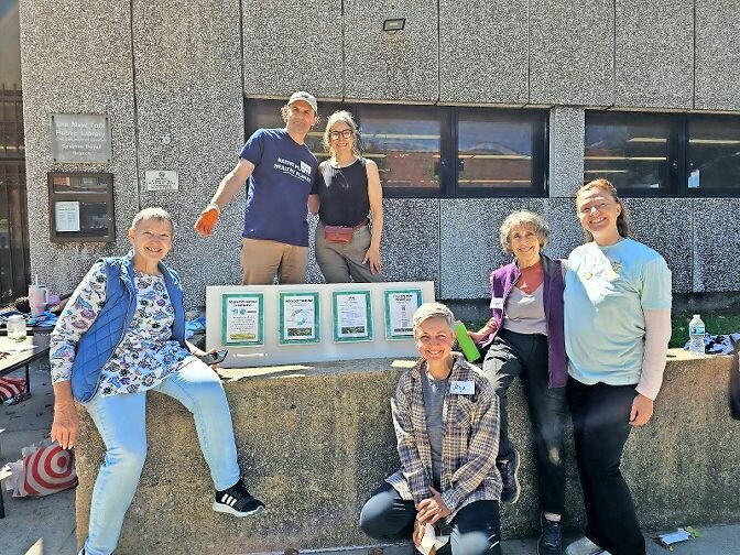 From left, Luane Kohnke, Steven Toriello, Ann Lane, Agnieszka Chen, Henriet Cohen, Jenna Mei came together on a bright autumn Sunday to plant an all-new garden at the Spuyten Duyvil library.