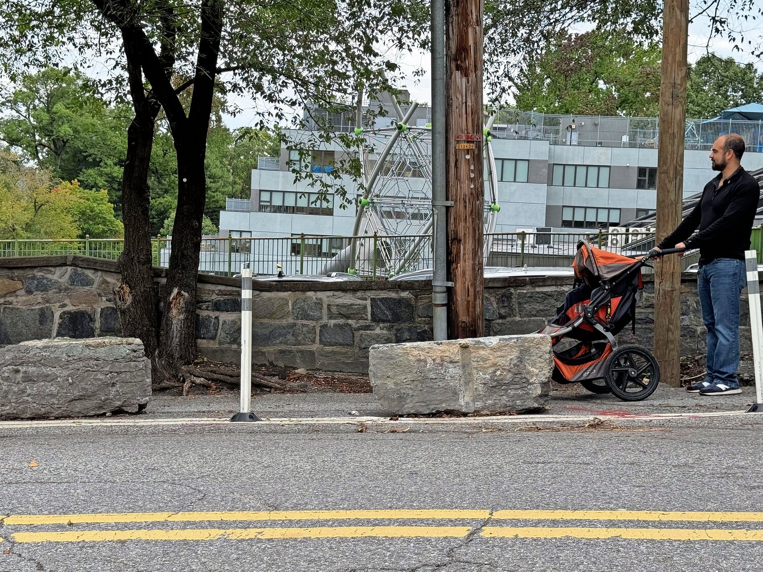 The discussion of a sidewalk on West 254th Street leading up from the Metro-North station has lasted nearly 15 years.