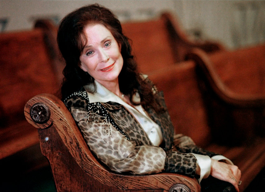 Country music great Loretta Lynn poses for a portrait in September 2000 in Nashville, Tenn. Lynn, the Kentucky coal miner&rsquo;s daughter who became a pillar of country music, died Tuesday at her home in Hurricane Mills, Tenn. She was 90.