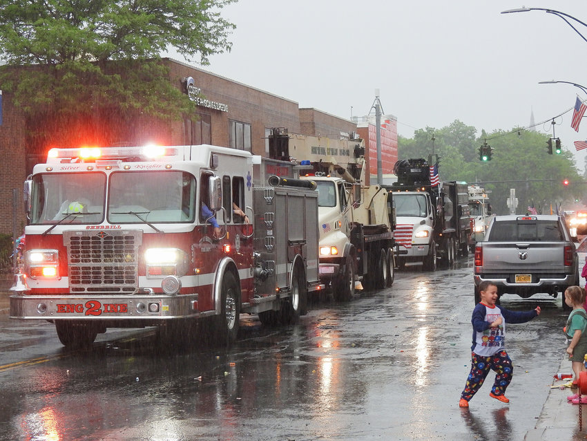 The city of Oneida held its Memorial Day Parade on Friday, May 27, honoring those who served in the armed services and are no longer with us.