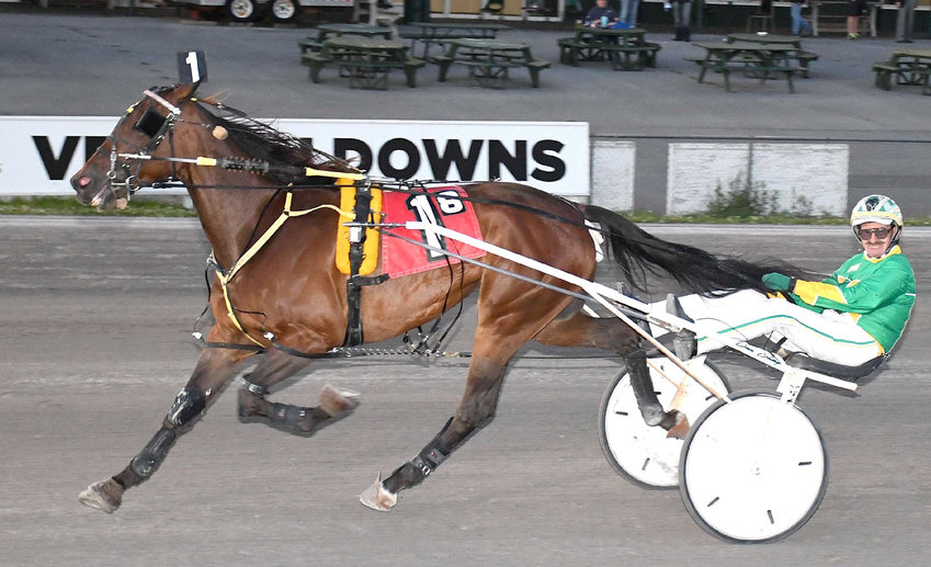 Joxter and driver Dan Daley won the $7,700 Open Trot at Vernon Downs on Saturday. They held off challengers to win in 1:54.4. Joxter, a 4-year-old gelding by Chapter Seven, won his second race of the season.