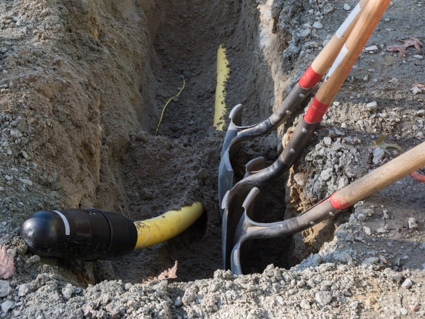 National Grid reminds customers and contractors to call 811 before starting any digging or excavation project (no matter how big or small) to have underground utility lines properly marked.&nbsp;Dig Safe is a free service, funded solely by its utility members, to promote public safety and avoid costly or potentially dangerous underground utility damage.