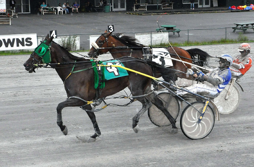 So Amazing and driver Steeven Genois won the $9,200 Fillies &amp; Mares Open Pace Monday at Vernon Downs. The win, in 1:54.3, was the 4-year-old mare&rsquo;s second of the season.