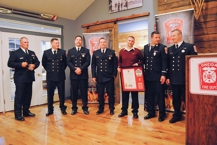 At the 2022 OFBA Awards Ceremony on Nov. 8, retired deputy chief Jeff White was presented with a certificate from the International Association of Fire Fighters, acknowledging his 25 years of dedicated service to the Oneida City Fire Department.