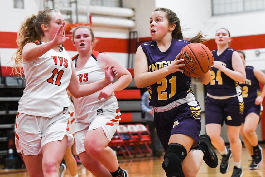 Holland Patent&rsquo;s Faith Zylinsky (21) led the Golden Knights with 10 points in the team&rsquo;s 36-29 victory Thursday over host Vernon-Verona-Sherrill.