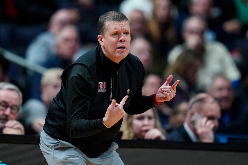 Fairleigh Dickinson head coach Tobin Anderson gestures in the first half against Florida Atlantic in the second round of the men's NCAA Tournament on Sunday in Columbus, Ohio.