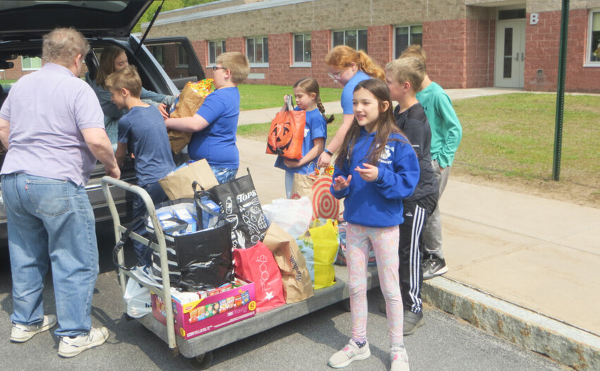 McConnellsville Elementary School students recently collected items for the Camden Food Pantry.