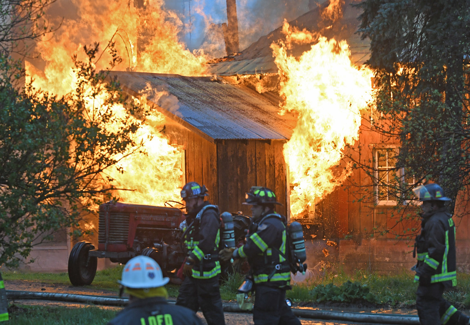 Conflagration consumes Lee Center barns | Daily Sentinel