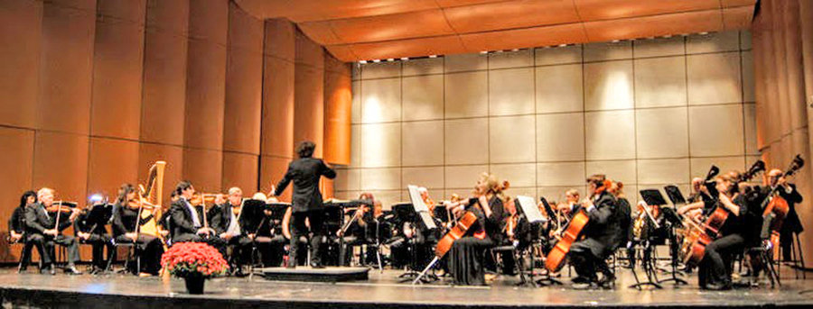 FEATURE PERFORMANCE — Award-winning conductor Octavio Más-Arocas leads his orchestra.  He will be featured conductor for Clinton Symphony Orchestra of the Mohawk Valley's feature concert of 2021, A Celebration of Strings, to be held at the Clinton Schools Performing Arts Complex at 2:30 p.m. Sunday, Oct. 3.