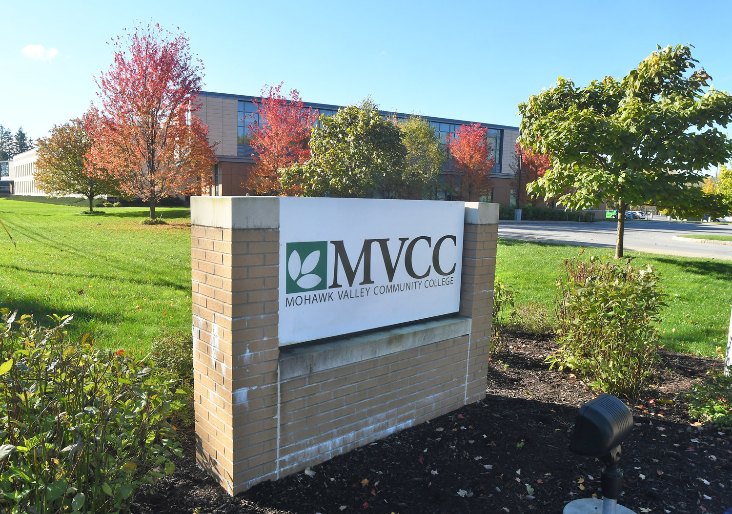 MVCC sign fronting the Bell Road entrance to the Rome Campus.