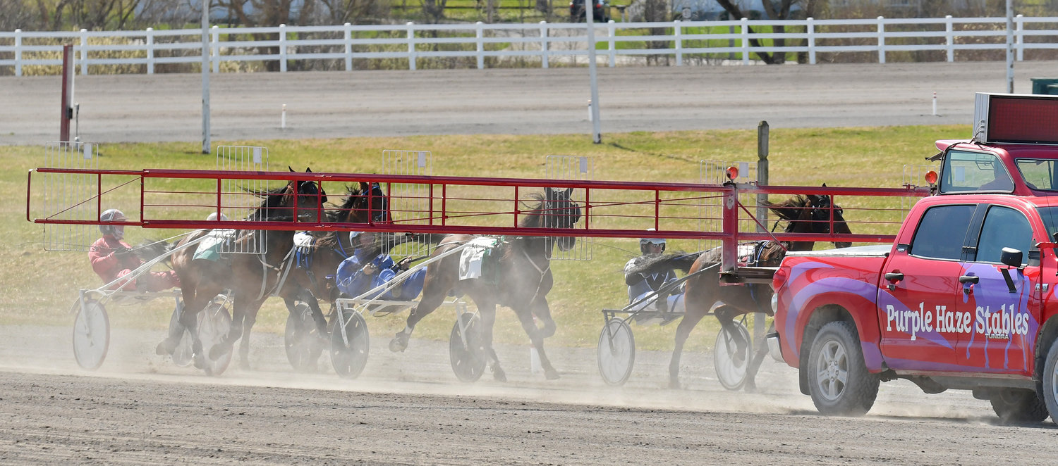 Racing returns to historic Vernon Downs tonight Daily Sentinel