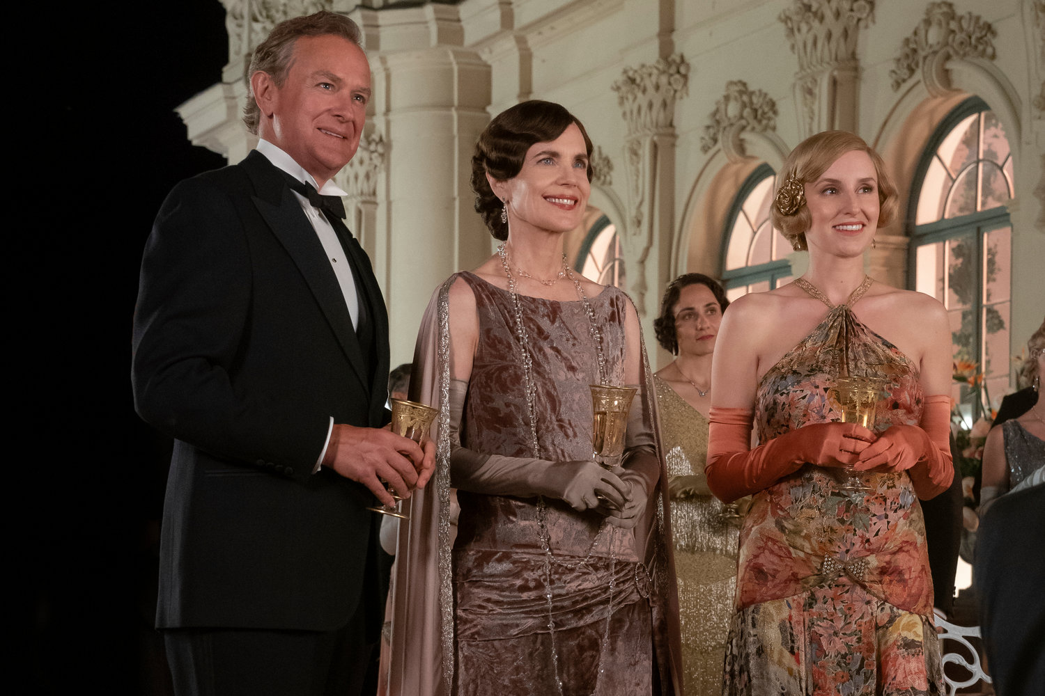Elizabeth McGovern stars as Cora Grantham and Laura Carmichael as Lady Edith Hexham in DOWNTON ABBEY: A New Era, a Focus Features release.