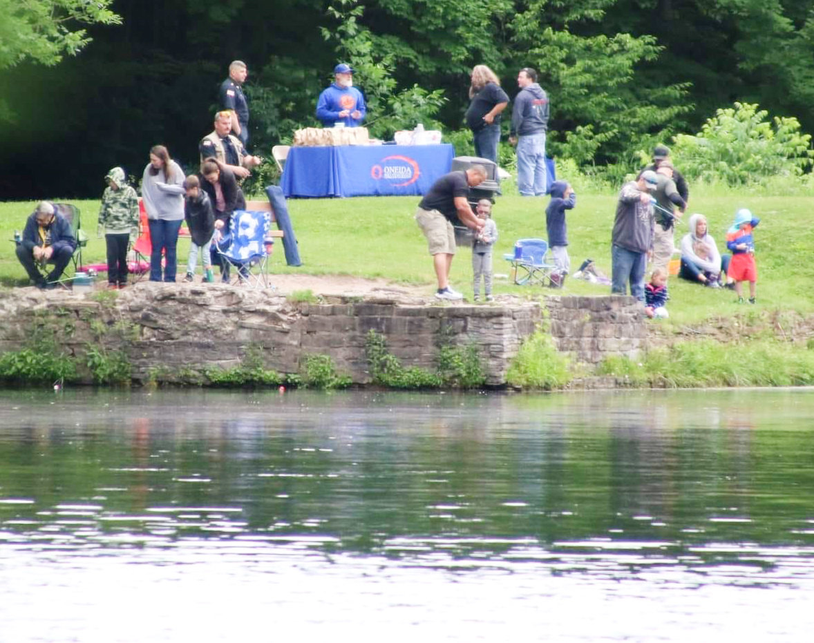 Cops N Bobbers 2022 saw the Oneida Police DEpartment and the City of Oneida Parks and Recreation Department coming together to take children out to fish on June 18 at Mount Hope Park in Oneida. Children were shown how to tie hooks and cast their rods in the hopes to catch the fish that swim its waters.