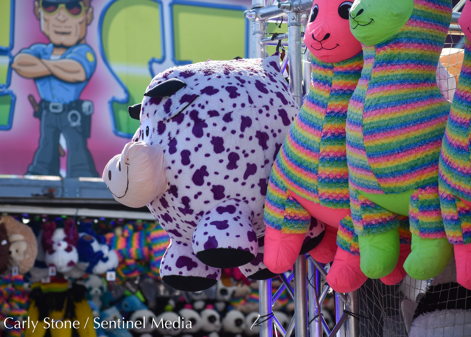 Large stuffed prizes weren't all too enticing — while the rides had lines, the gaming booths often did not.