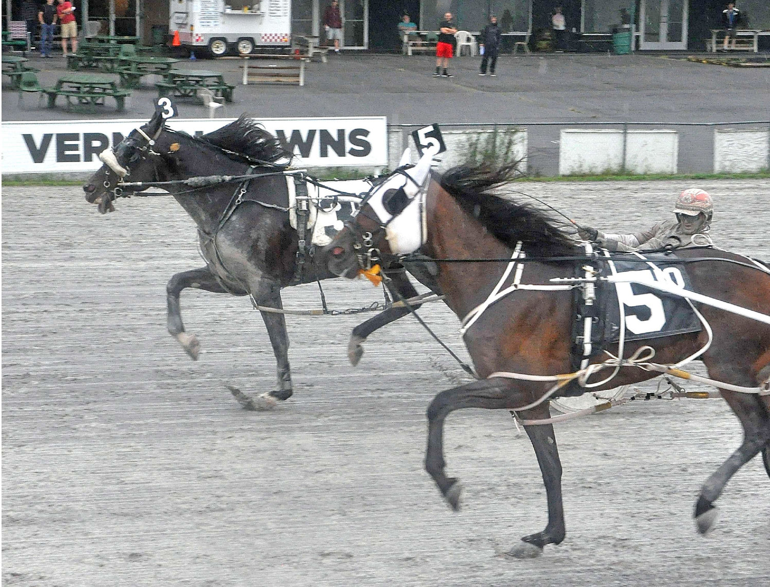 Natameri charged to a late victory in the $9,200 Open 1 Pace Monday at Vernon Downs. The win with driver John MacDonald was in 1:54.1. It was the horse’s sixth win of 2022.